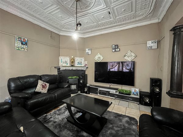 2 Bedroom Property for Sale in Rosettenville Gauteng