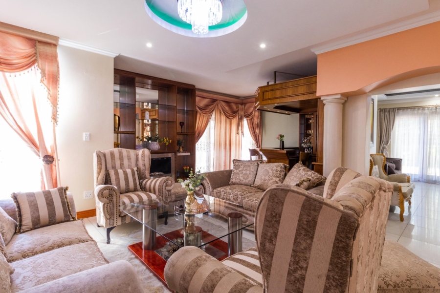 6 Bedroom Property for Sale in Blue Valley Golf Estate Gauteng