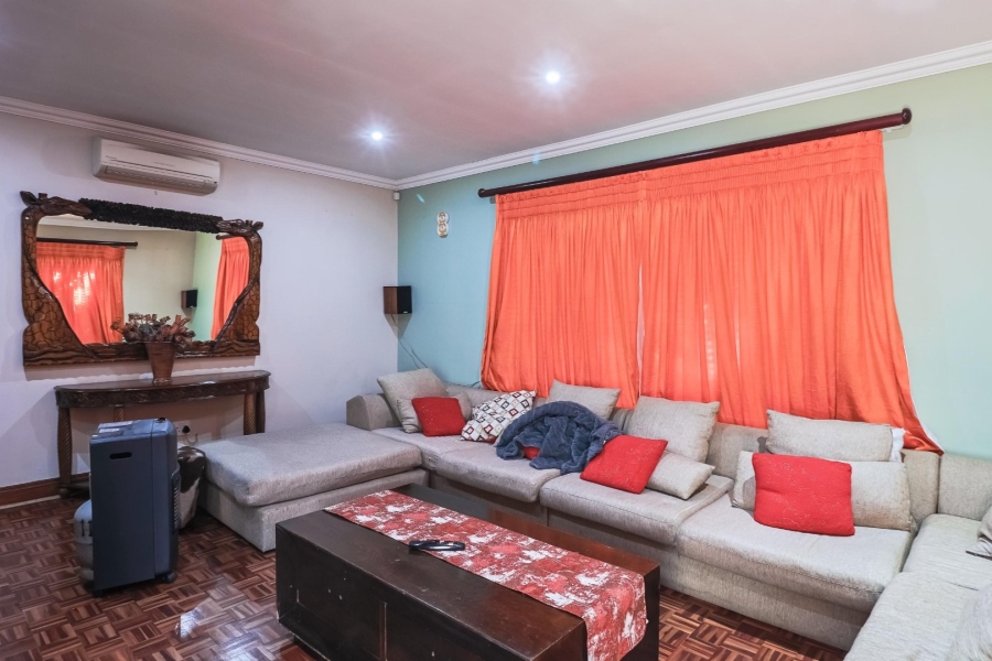 6 Bedroom Property for Sale in Blue Valley Golf Estate Gauteng
