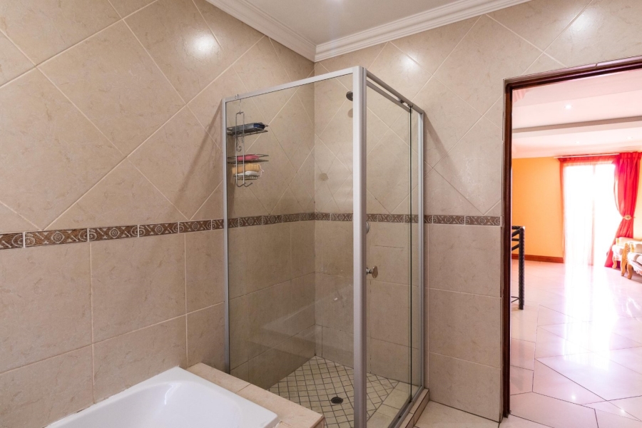 6 Bedroom Property for Sale in Blue Valley Golf Estate Gauteng