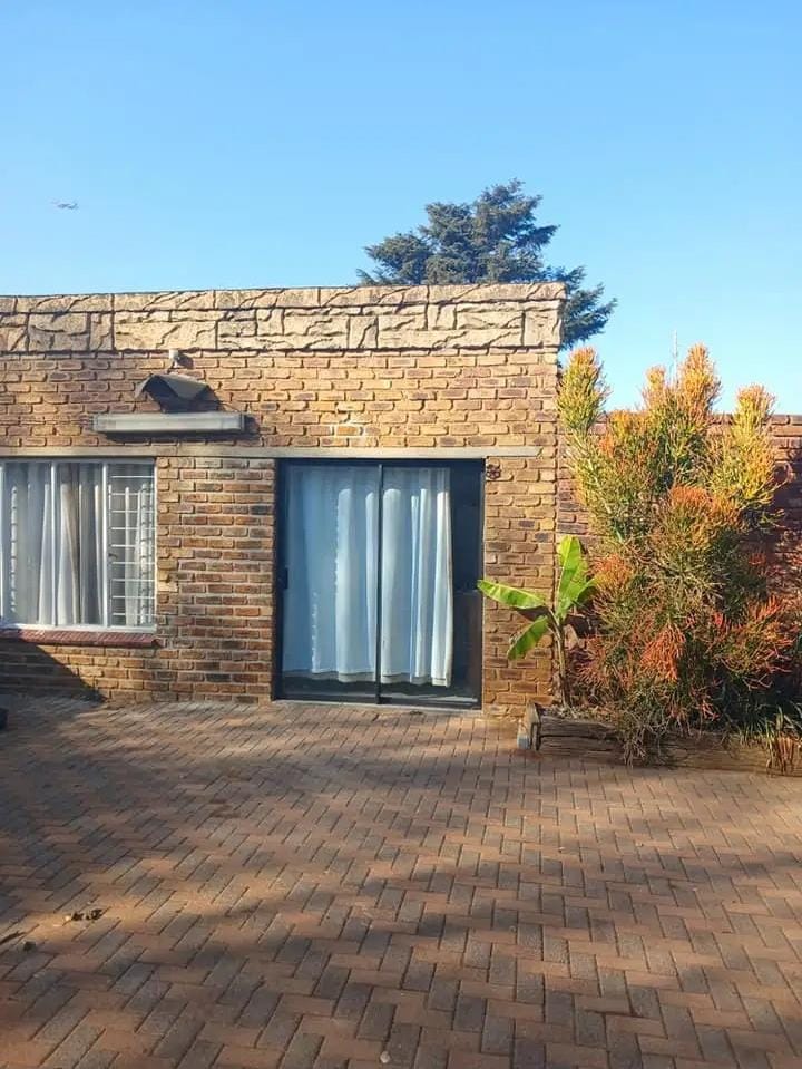 To Let 1 Bedroom Property for Rent in Witfield Gauteng