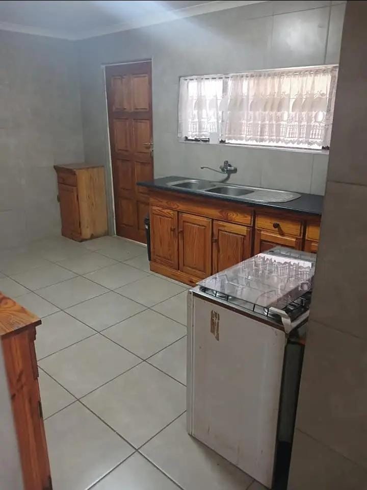 To Let 1 Bedroom Property for Rent in Witfield Gauteng