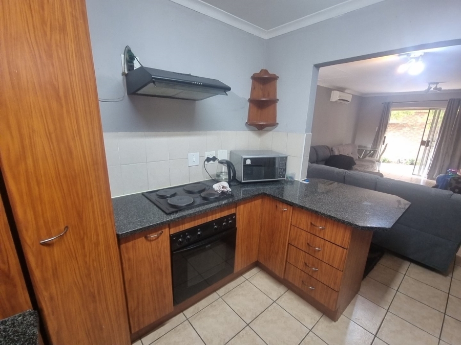  Bedroom Property for Sale in Rooihuiskraal North Gauteng