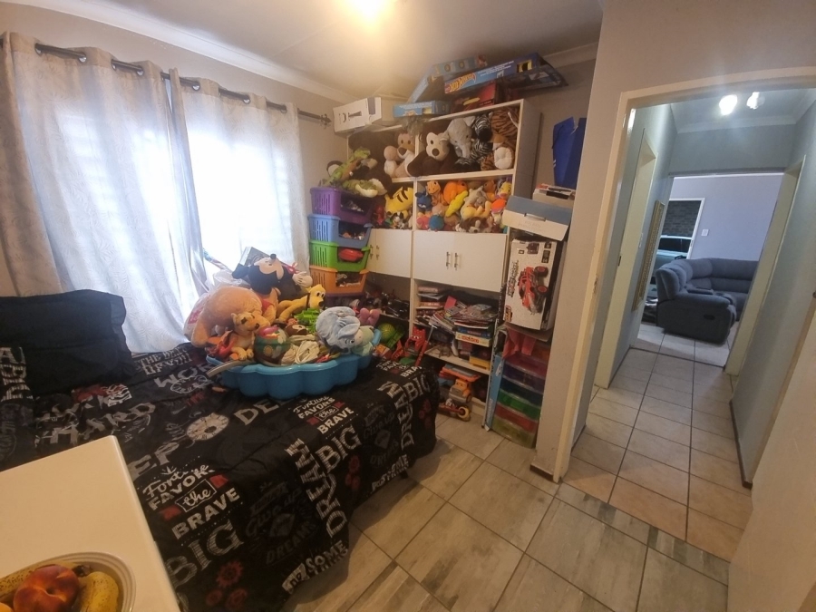  Bedroom Property for Sale in Rooihuiskraal North Gauteng