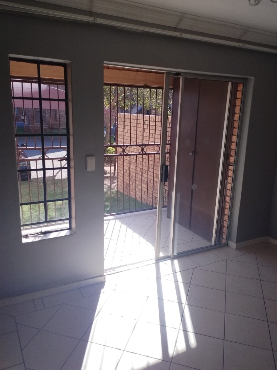 To Let 2 Bedroom Property for Rent in Wonderpark Estate Gauteng