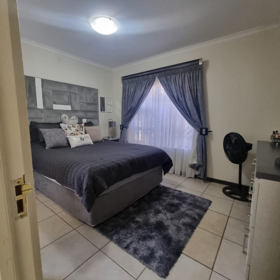 2 Bedroom Property for Sale in Ruimsig Gauteng