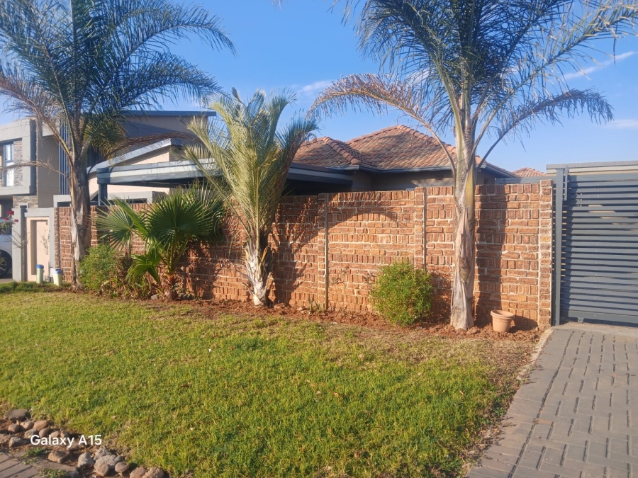 3 Bedroom Property for Sale in Andeon Gauteng