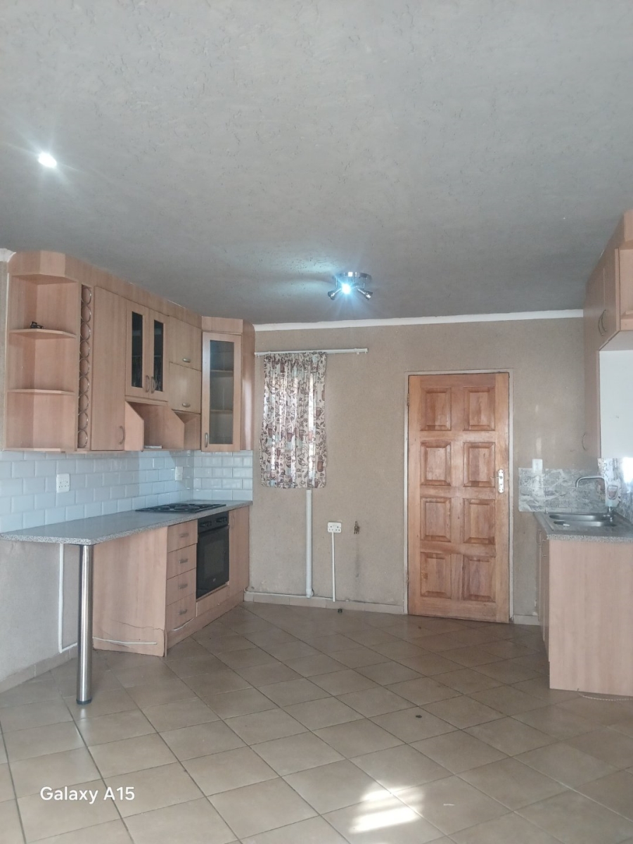 3 Bedroom Property for Sale in Andeon Gauteng