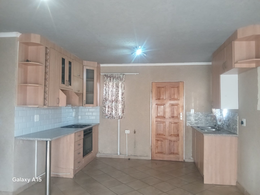 3 Bedroom Property for Sale in Andeon Gauteng