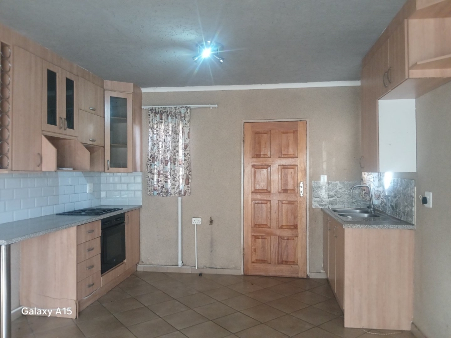3 Bedroom Property for Sale in Andeon Gauteng