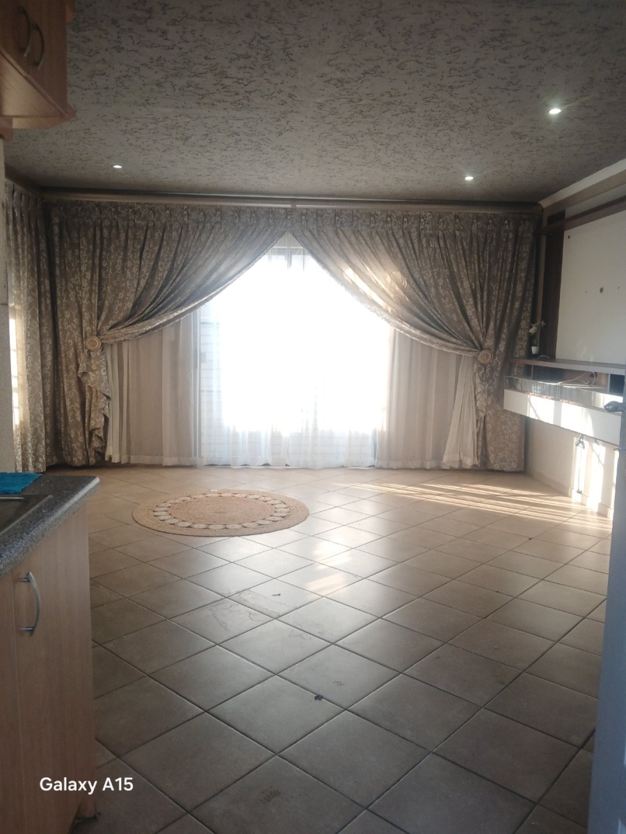 3 Bedroom Property for Sale in Andeon Gauteng