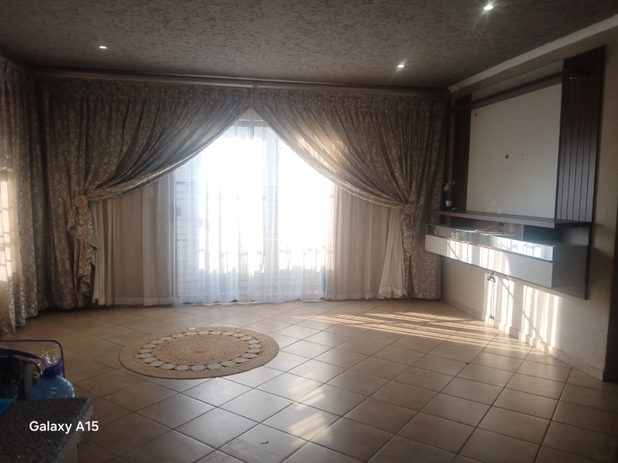 3 Bedroom Property for Sale in Andeon Gauteng