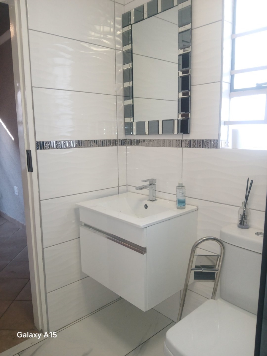 3 Bedroom Property for Sale in Andeon Gauteng
