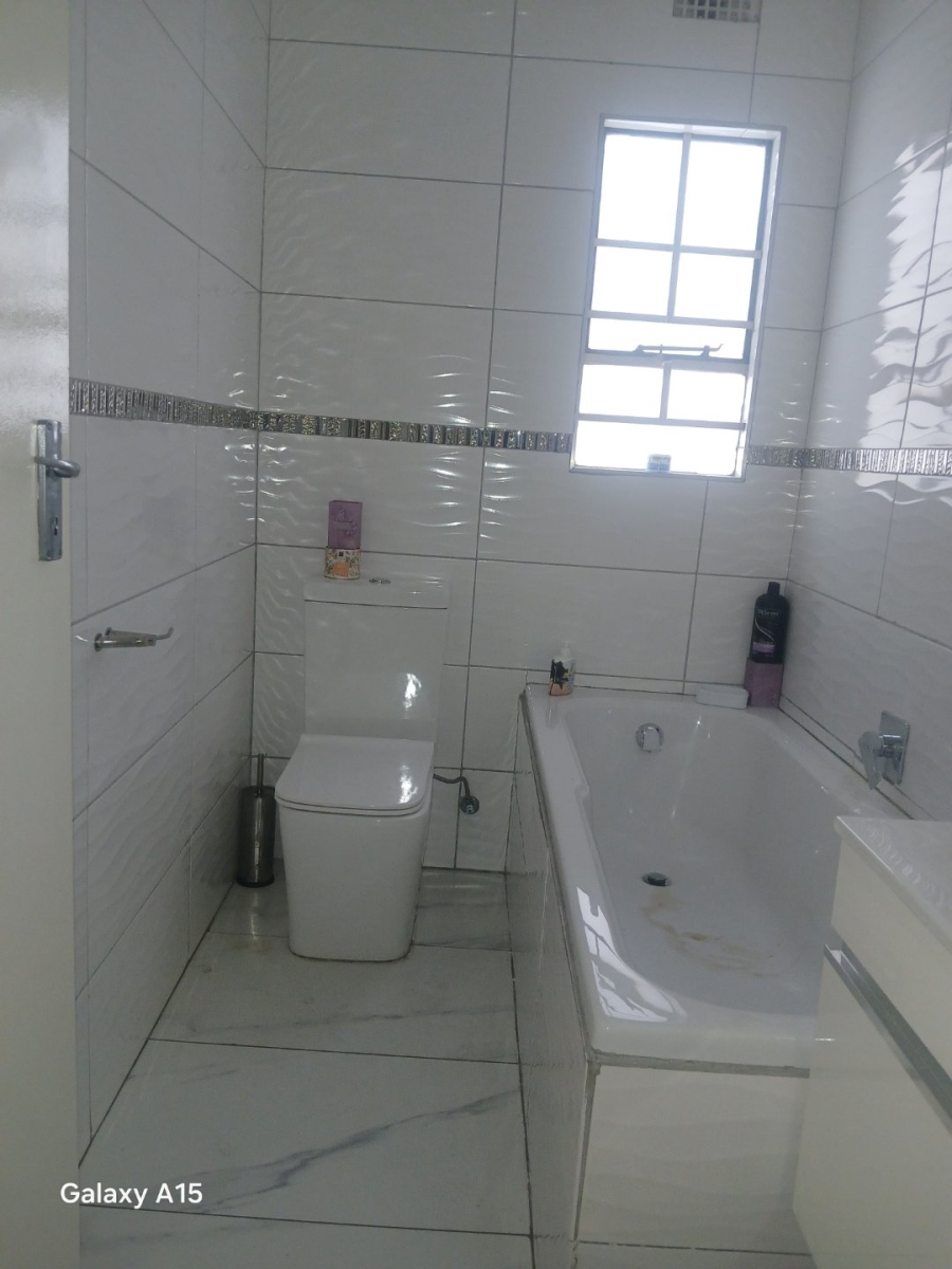 3 Bedroom Property for Sale in Andeon Gauteng