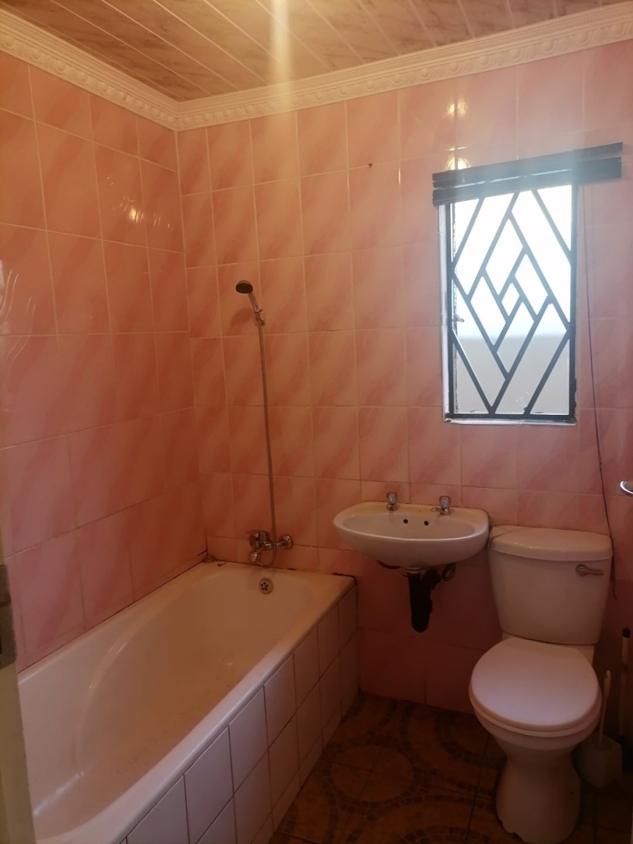 To Let 3 Bedroom Property for Rent in Windmill Park Gauteng