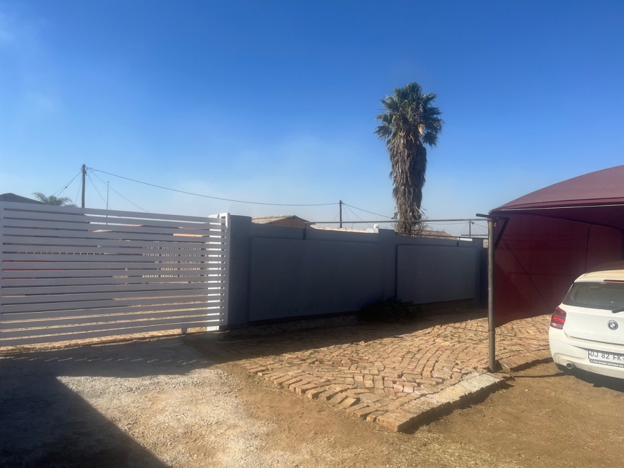  Bedroom Property for Sale in Stretford Gauteng