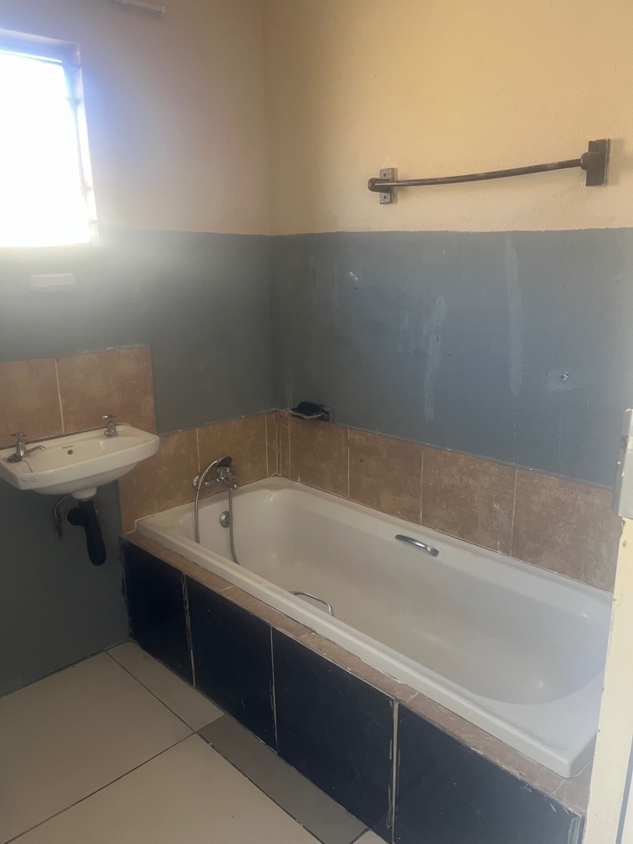  Bedroom Property for Sale in Stretford Gauteng