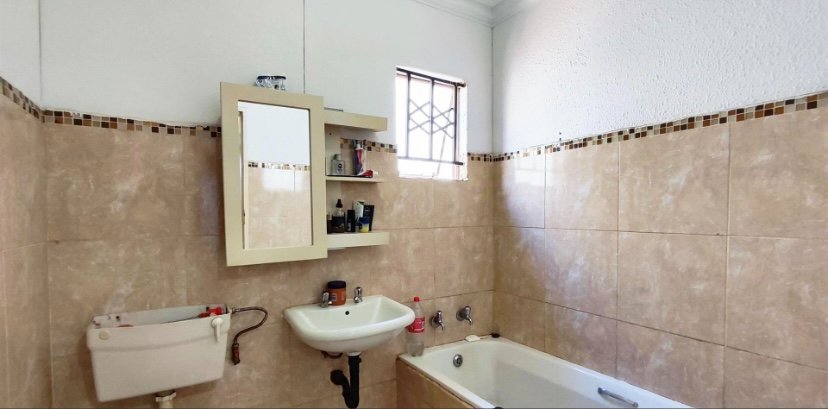 3 Bedroom Property for Sale in Mapleton A H Gauteng