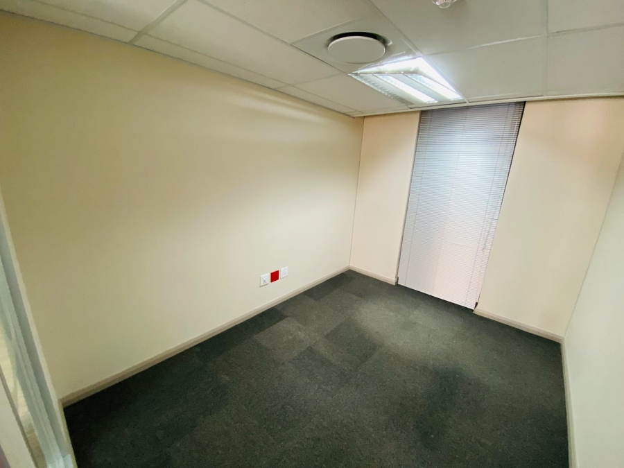 To Let commercial Property for Rent in Nieuw Muckleneuk Gauteng