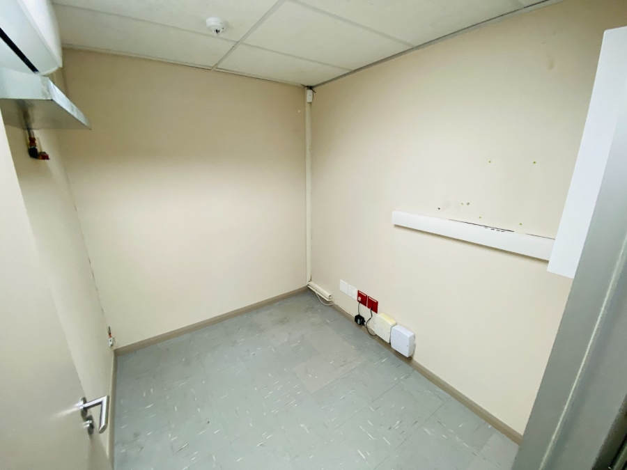 To Let commercial Property for Rent in Nieuw Muckleneuk Gauteng