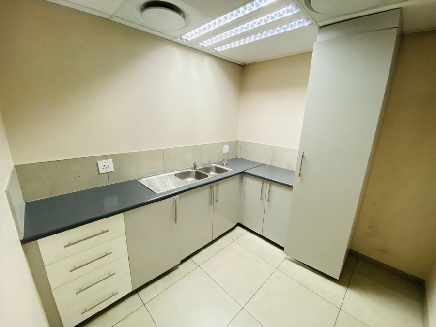 To Let commercial Property for Rent in Nieuw Muckleneuk Gauteng