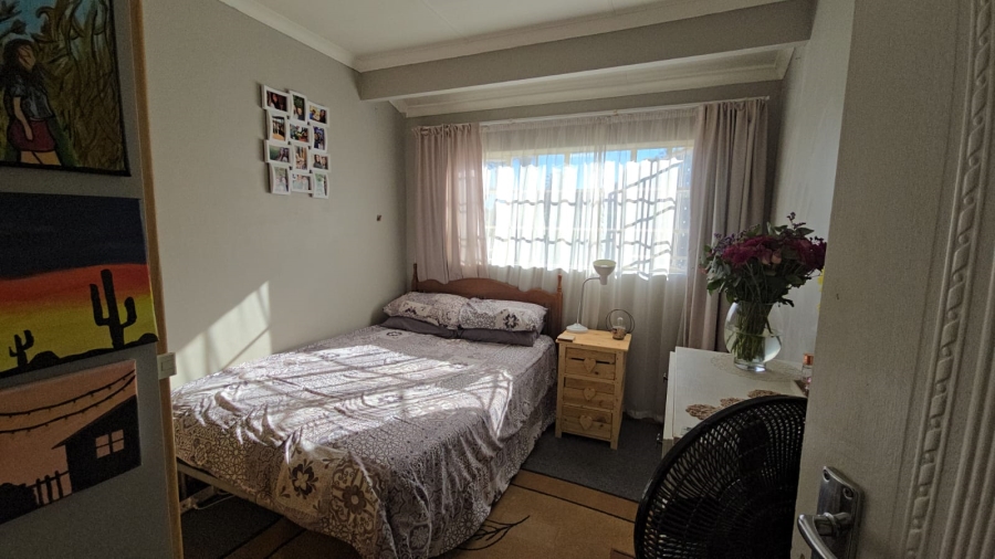 3 Bedroom Property for Sale in Annlin Gauteng