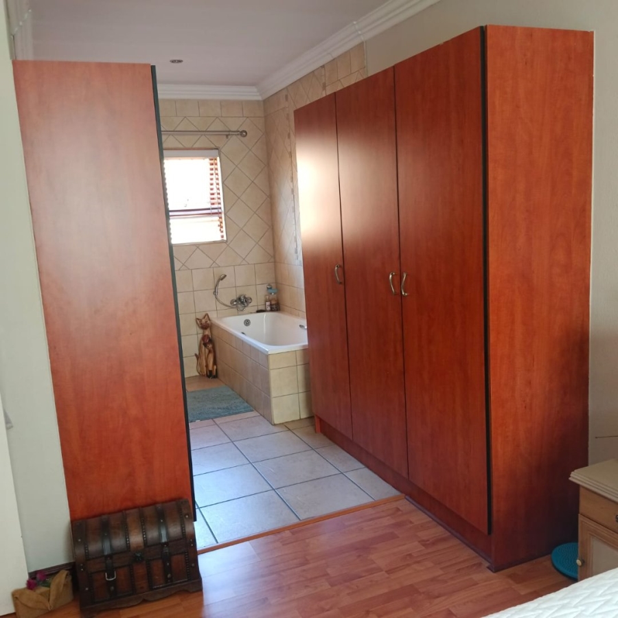 3 Bedroom Property for Sale in Bartlett Gauteng