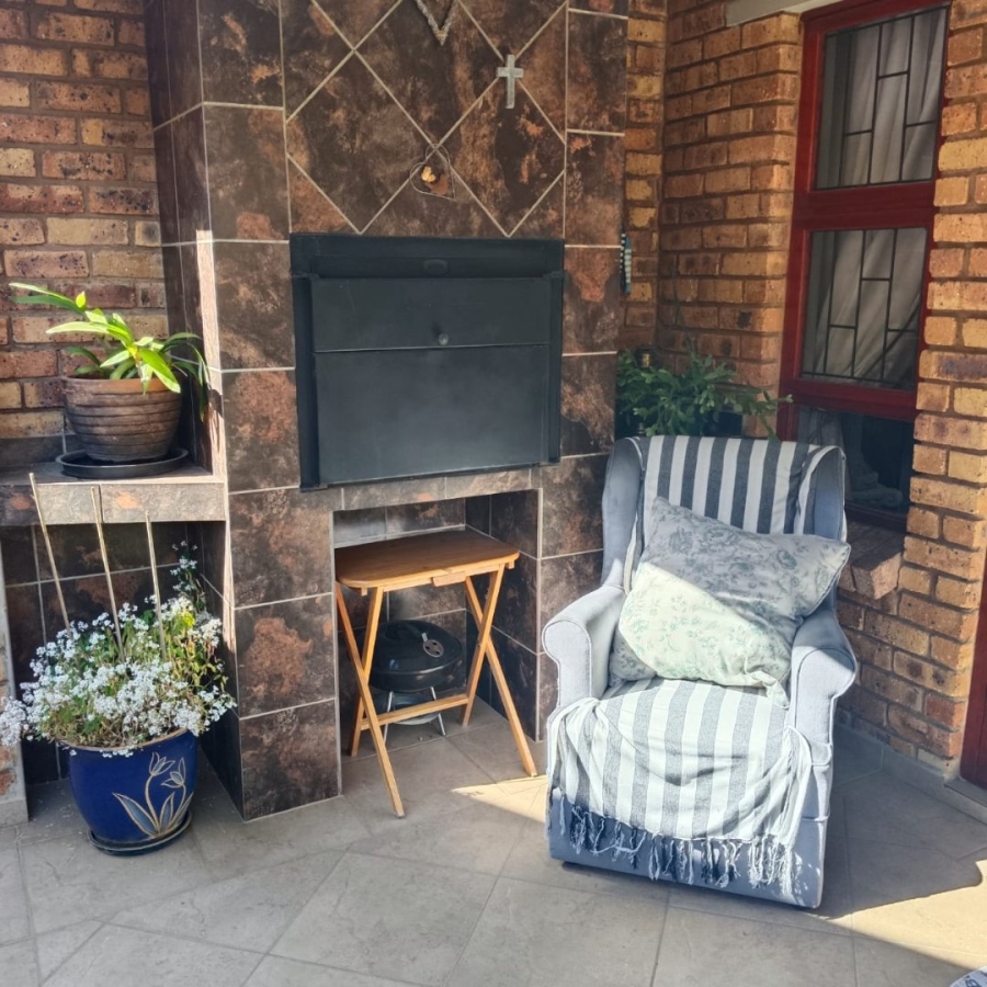 3 Bedroom Property for Sale in Bartlett Gauteng