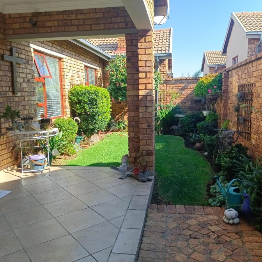 3 Bedroom Property for Sale in Bartlett Gauteng