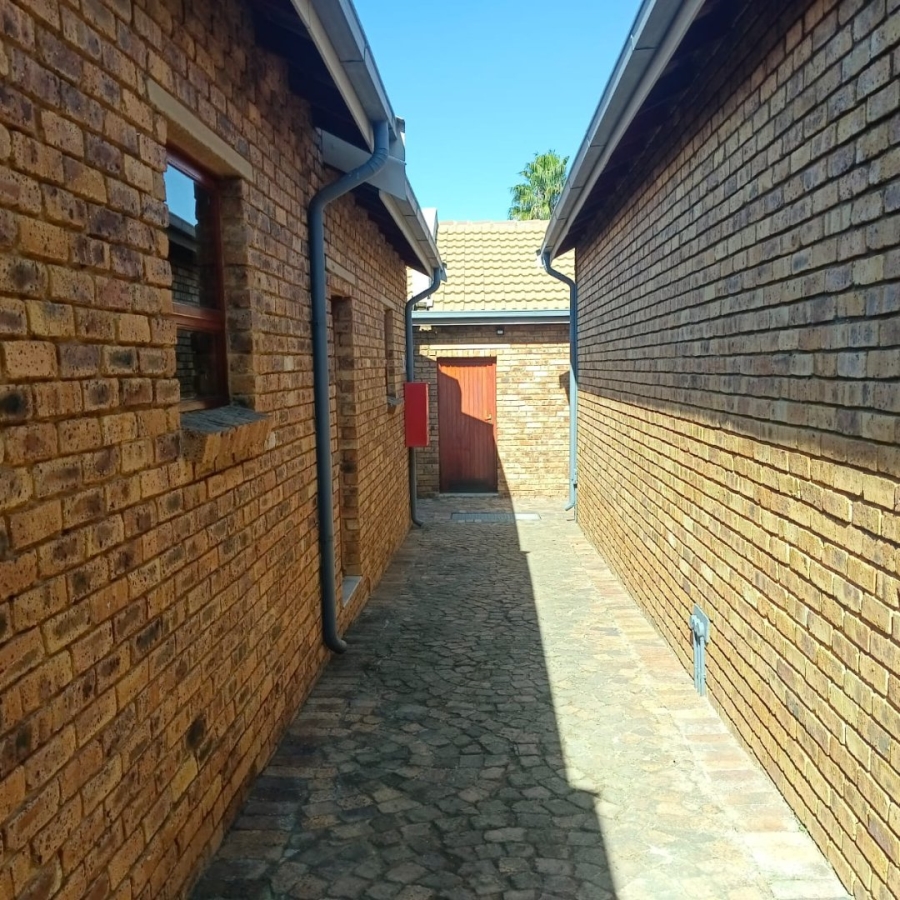 3 Bedroom Property for Sale in Bartlett Gauteng
