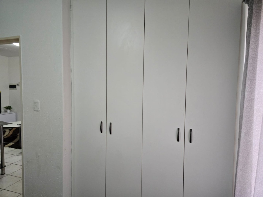 2 Bedroom Property for Sale in Comet Gauteng