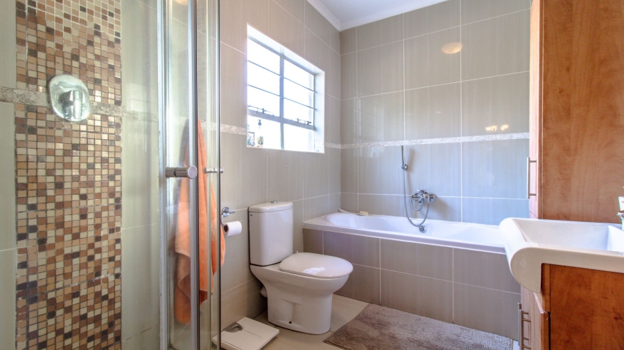 4 Bedroom Property for Sale in Winchester Hills Gauteng