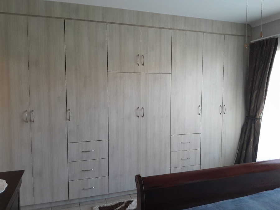 3 Bedroom Property for Sale in Annlin Gauteng