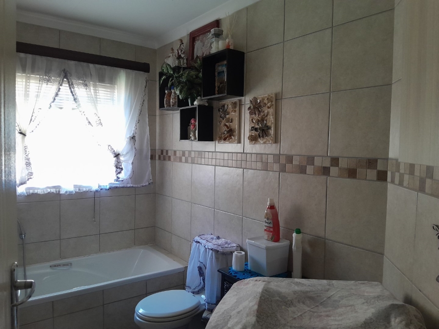 3 Bedroom Property for Sale in Annlin Gauteng