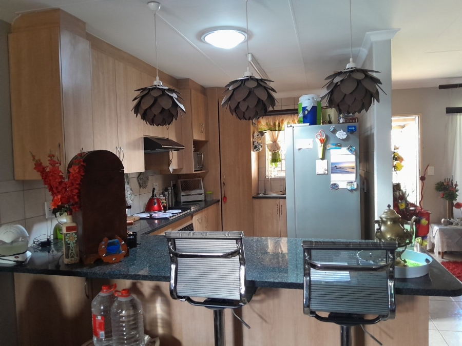 3 Bedroom Property for Sale in Annlin Gauteng