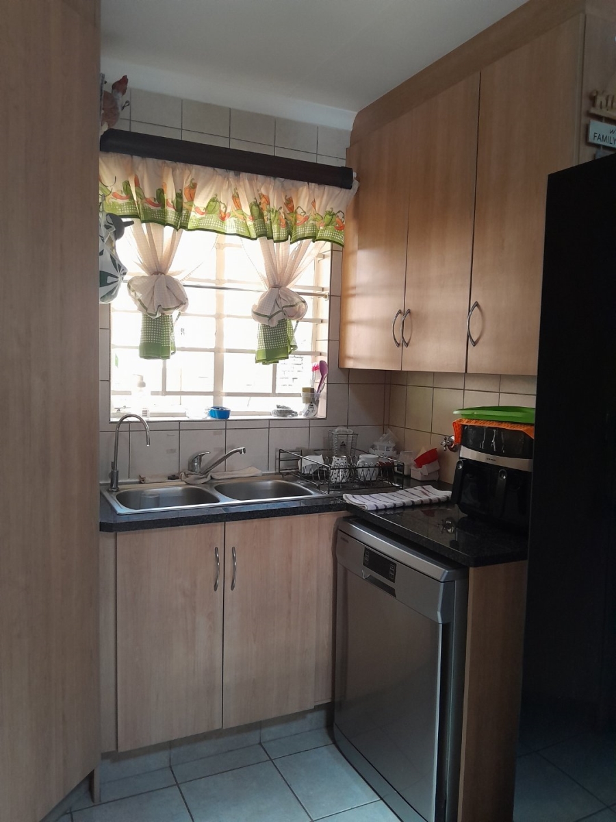 3 Bedroom Property for Sale in Annlin Gauteng