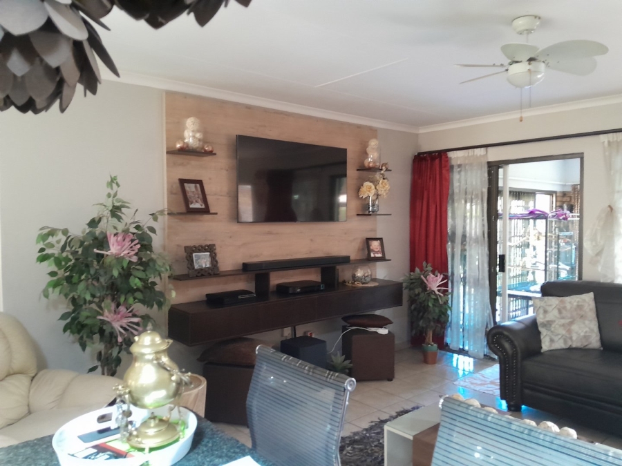 3 Bedroom Property for Sale in Annlin Gauteng
