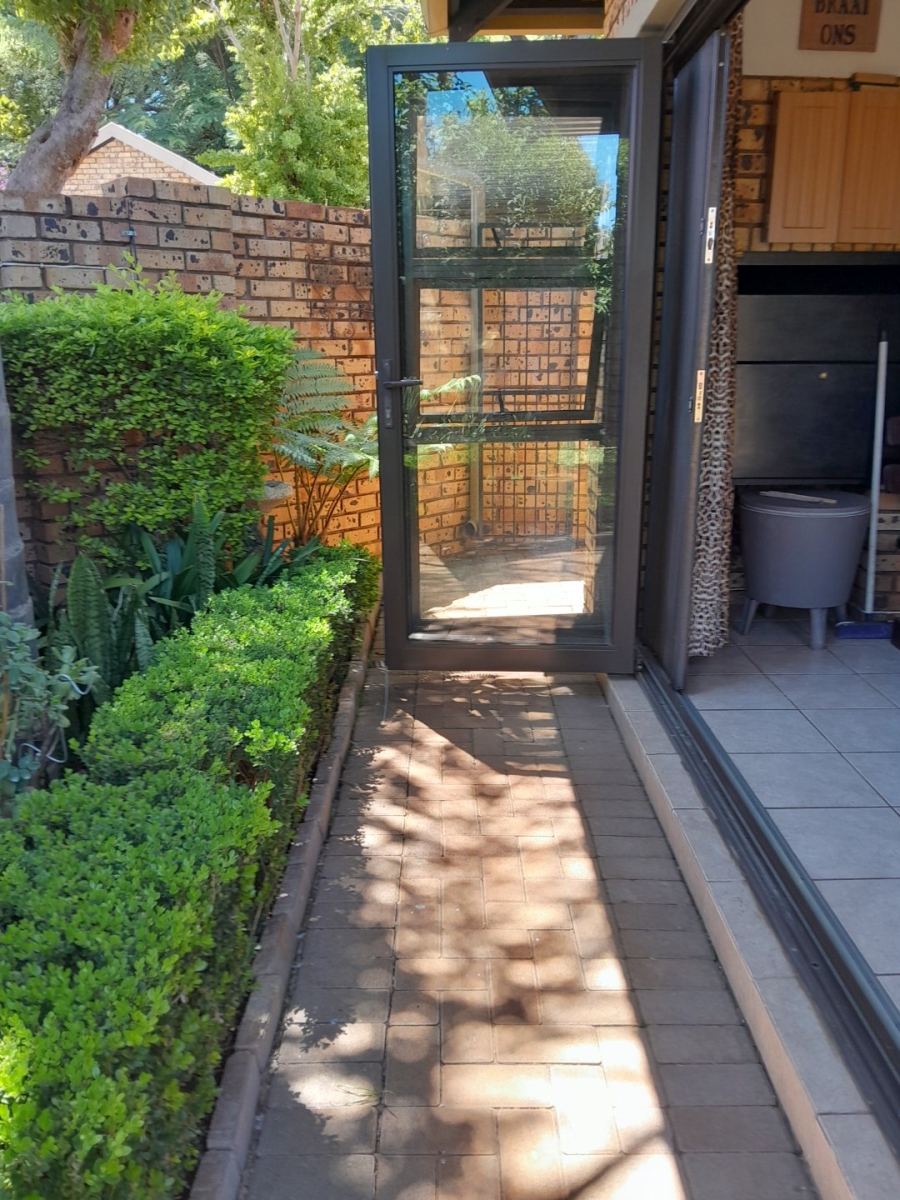 3 Bedroom Property for Sale in Annlin Gauteng