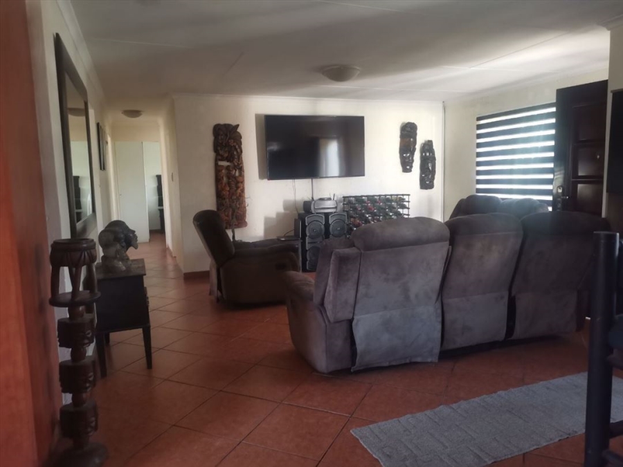 3 Bedroom Property for Sale in Strubenvale Gauteng