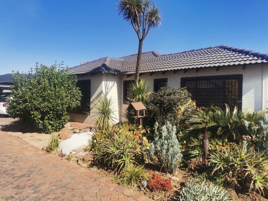 3 Bedroom Property for Sale in Strubenvale Gauteng