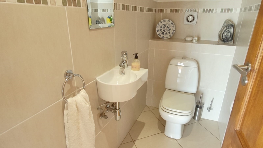 4 Bedroom Property for Sale in Vaal Marina Gauteng