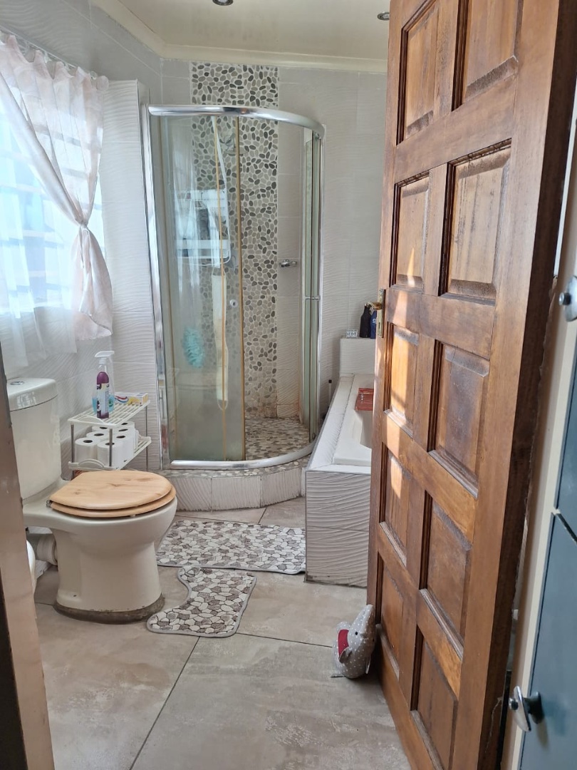 4 Bedroom Property for Sale in Southdale Gauteng
