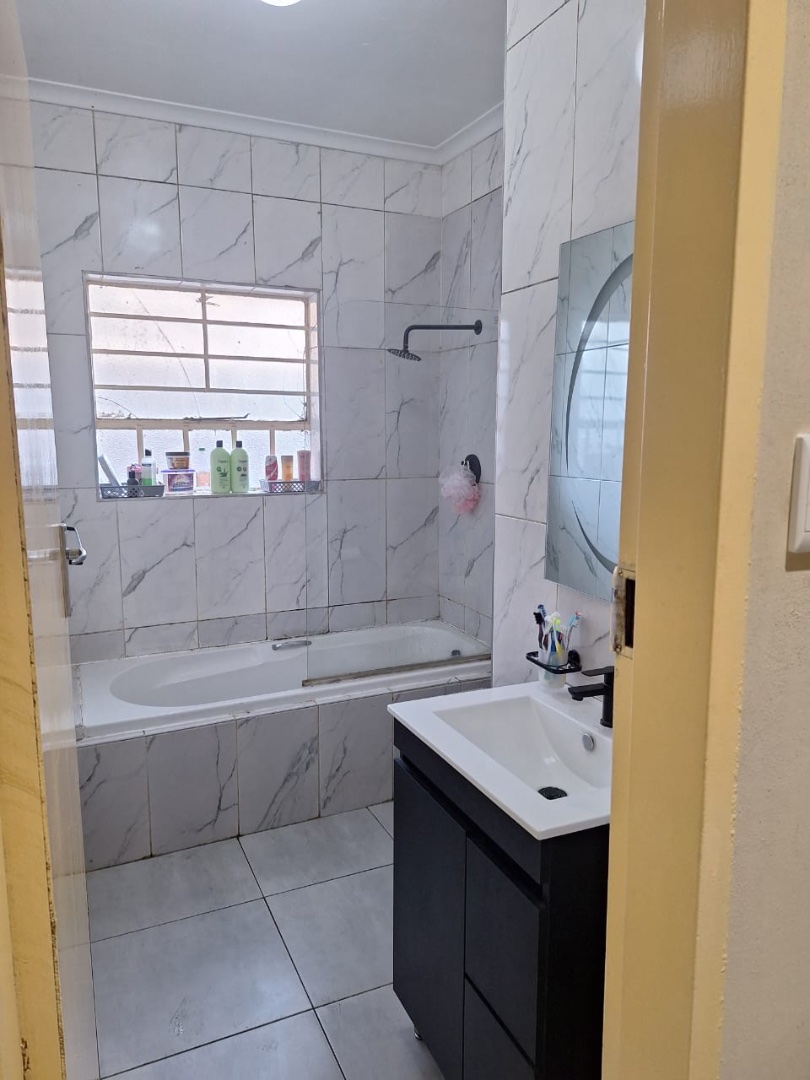 4 Bedroom Property for Sale in Southdale Gauteng