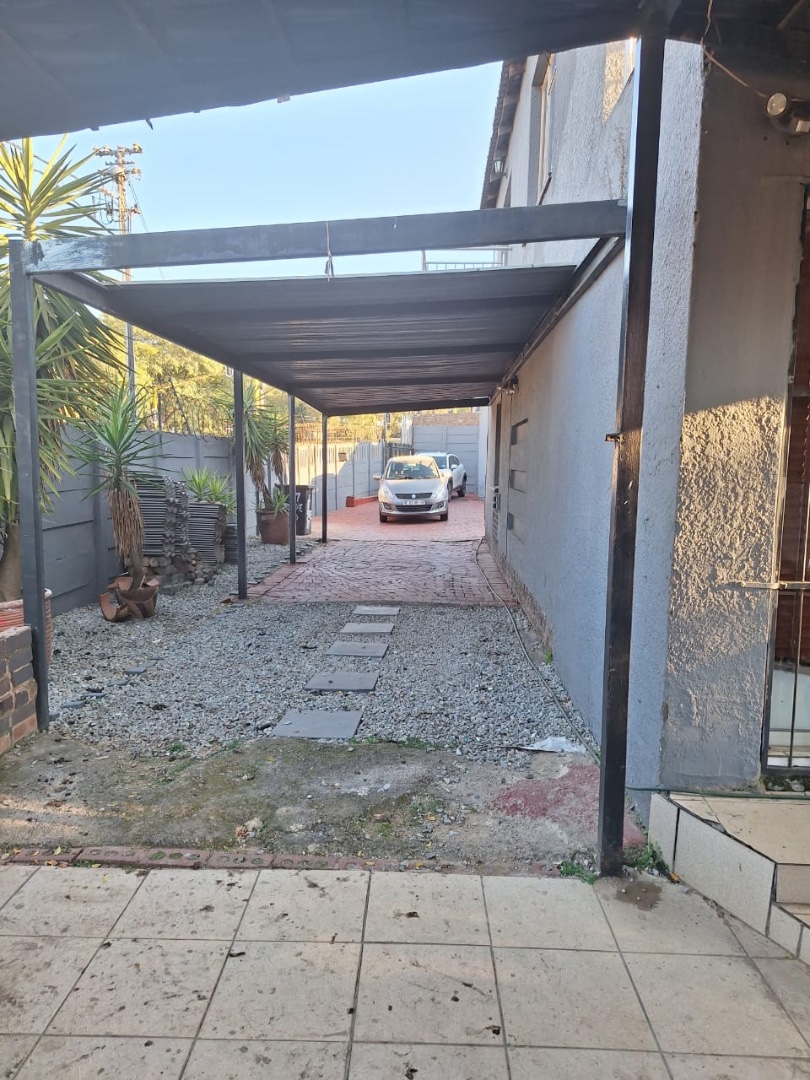 4 Bedroom Property for Sale in Southdale Gauteng