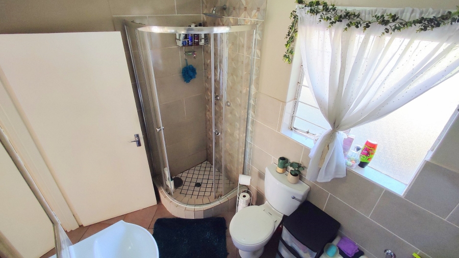 3 Bedroom Property for Sale in Rooihuiskraal North Gauteng
