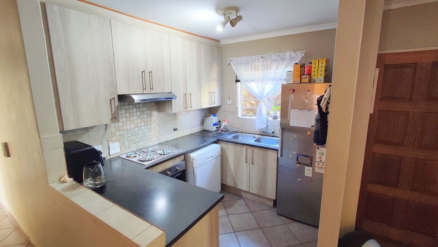 3 Bedroom Property for Sale in Rooihuiskraal North Gauteng