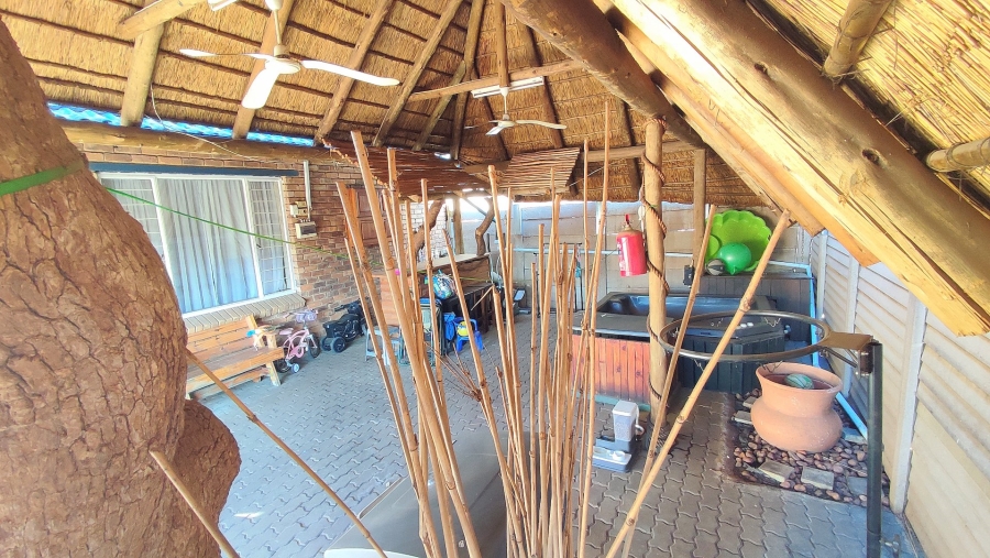 3 Bedroom Property for Sale in Rooihuiskraal North Gauteng
