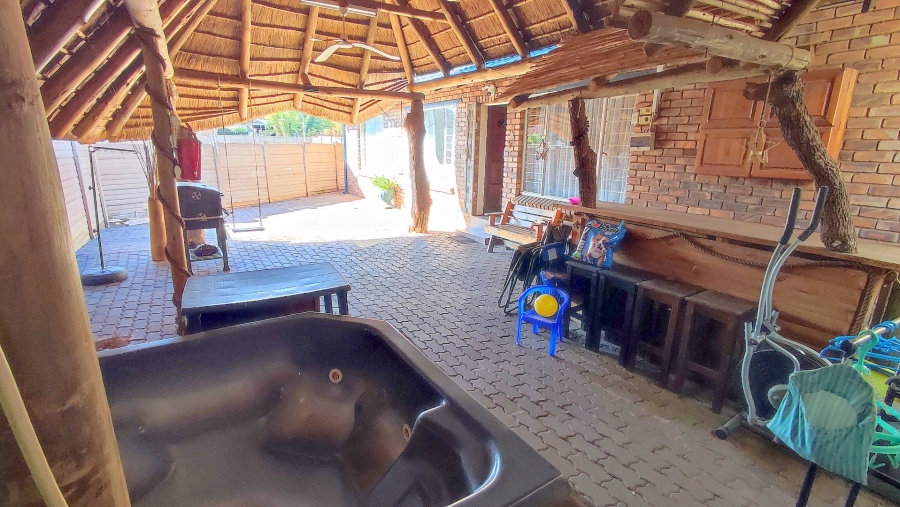 3 Bedroom Property for Sale in Rooihuiskraal North Gauteng