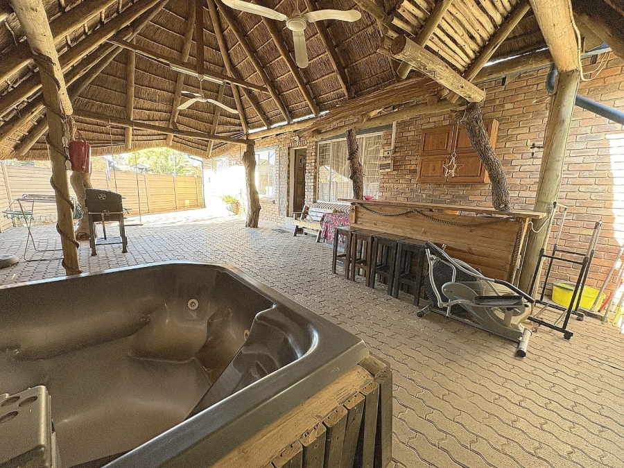 3 Bedroom Property for Sale in Rooihuiskraal North Gauteng