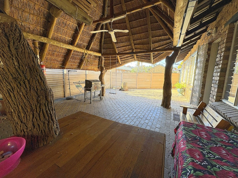 3 Bedroom Property for Sale in Rooihuiskraal North Gauteng